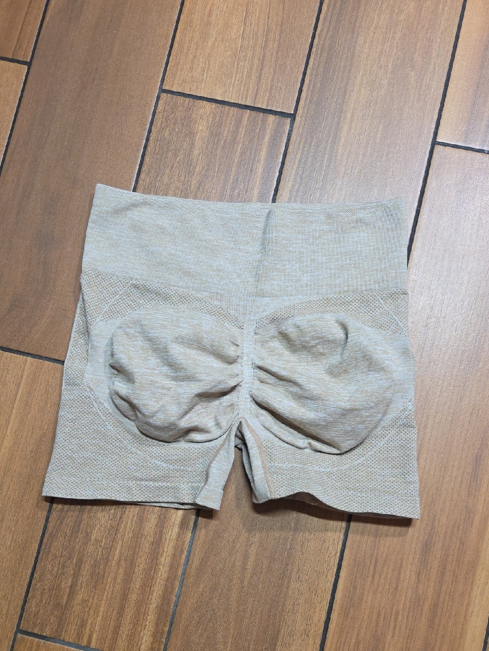 Seamless High-Waist Shaping Shorts in Beige